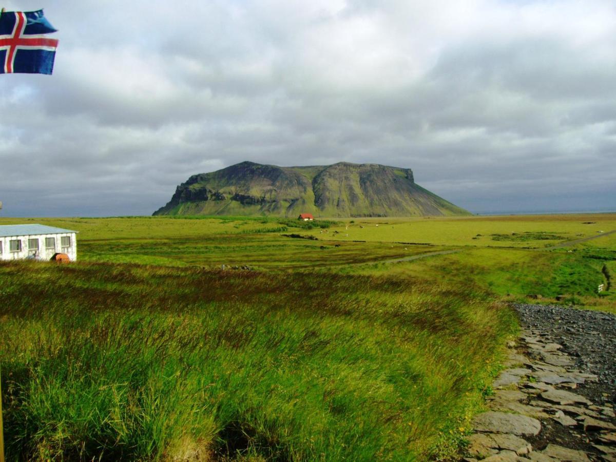 Eystri-Solheimar Hotel Vík Buitenkant foto